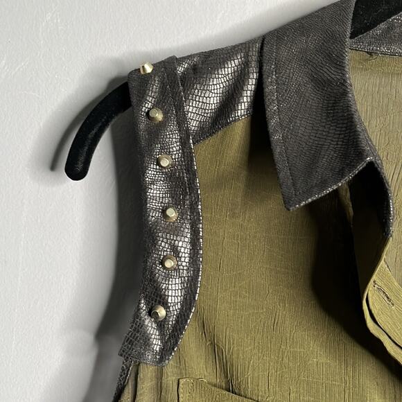 Double Zero Olive Green Sleeveless Blouse Size Small - Picture 3 of 10